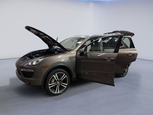 Used 2012 Porsche Cayenne S AWD/4WD image 11