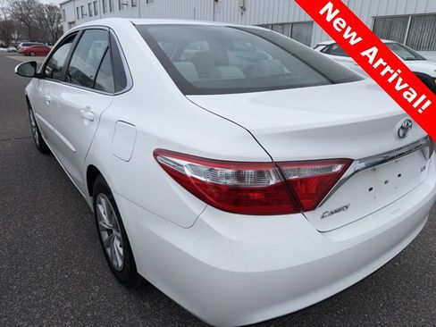 Used 2017 Toyota Camry LE image 5