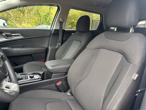 Used 2024 Kia Sportage LX AWD/4WD image 13
