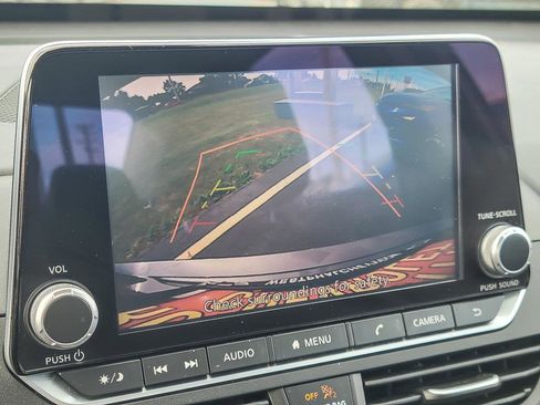 Used 2023 Nissan Altima 2.5 SV image 14