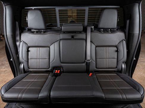 Used 2025 Chevrolet Silverado 2500 High Country w/ High Country Premium Package image 35