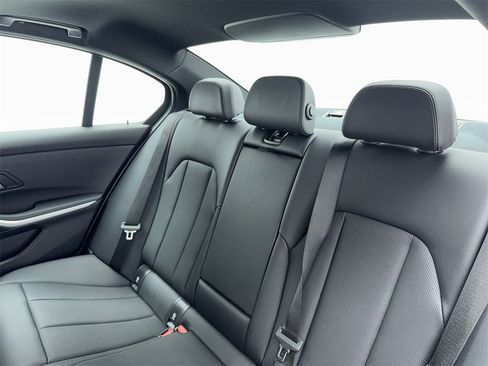 Used 2024 BMW 330i Sedan image 43