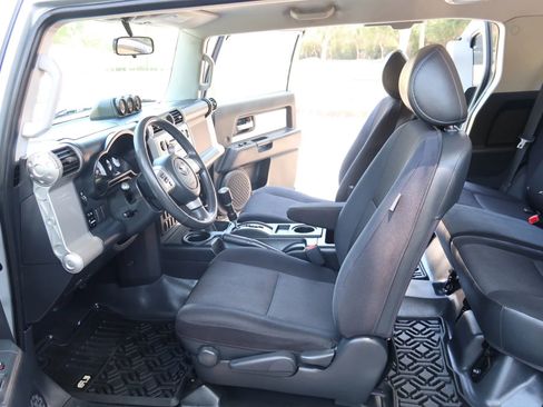 Used 2007 Toyota FJ Cruiser 4WD image 25