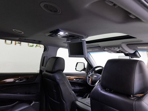 Used 2017 Cadillac Escalade Premium Luxury image 23