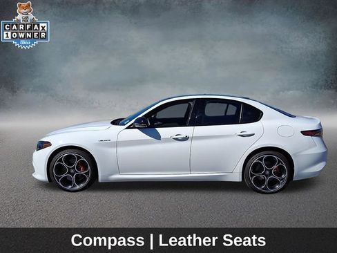 Used 2025 Alfa Romeo Giulia AWD image 9