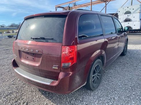 Used 2018 Dodge Grand Caravan GT image 2