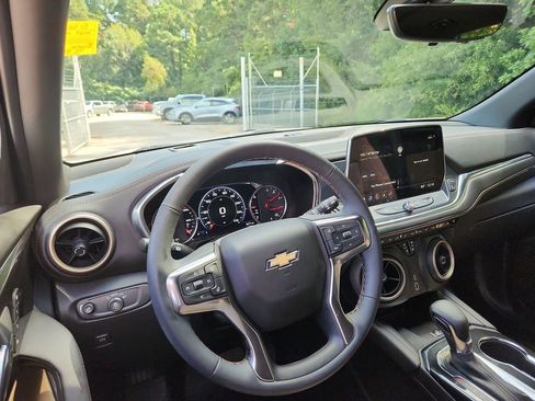Certified 2025 Chevrolet Blazer Premier w/ Driver Confidence II Package image 14