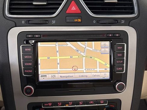 Used 2012 Volkswagen Eos Executive image 40