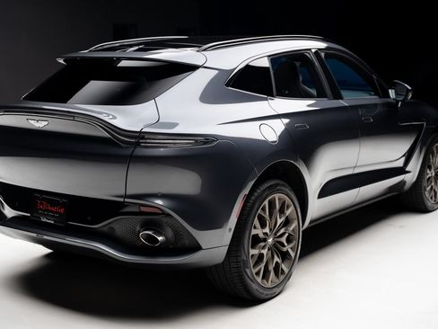 Used 2023 Aston Martin DBX AWD/4WD image 32