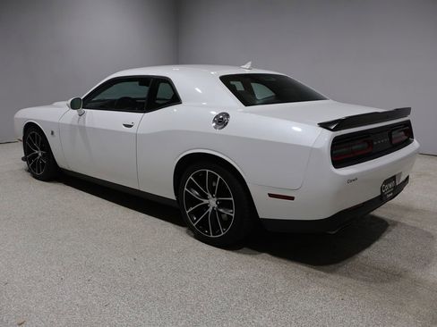 Used 2016 Dodge Challenger R/T Scat Pack w/ Technology Group RWD image 4