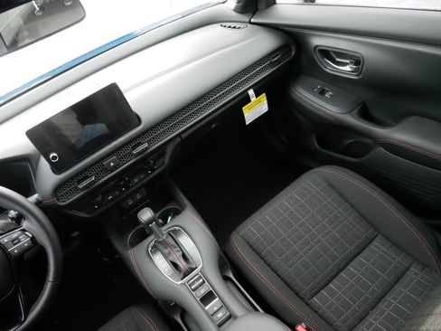 Certified 2026 Honda HR-V Sport image 11