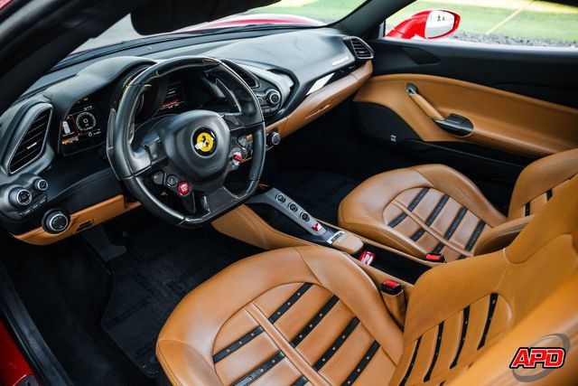 Used 2018 Ferrari 488 GTB RWD image 2