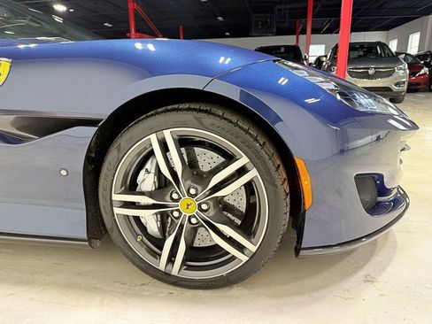 Used 2019 Ferrari Portofino Base image 9