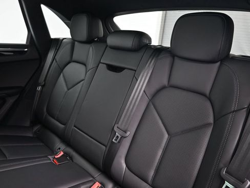 Used 2026 Porsche Macan Turbo AWD/4WD image 6