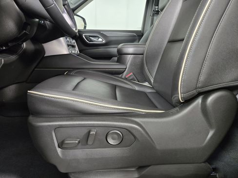 Certified 2023 GMC Yukon SLT w/ LPO, Floor Liner Package AWD/4WD image 32