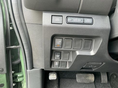 Certified 2025 Nissan Frontier Pro-X image 13