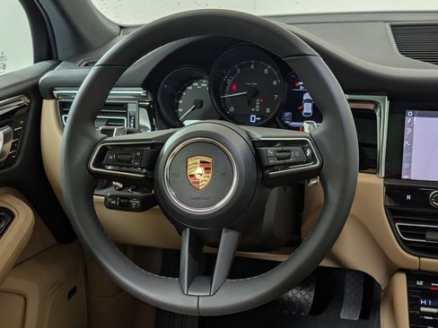 Used 2026 Porsche Macan AWD/4WD image 21