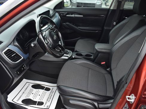 Used 2021 Kia Seltos S FWD image 21
