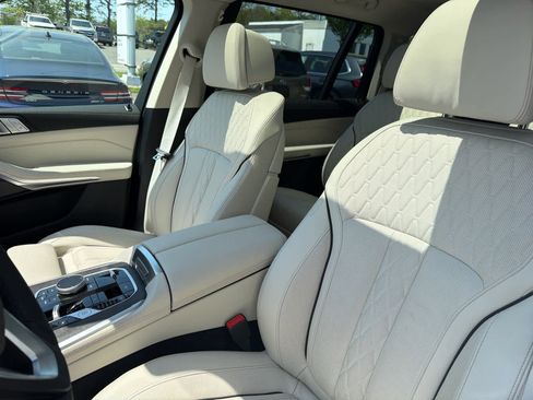 Used 2026 BMW X7 xDrive40i w/ Premium Package AWD/4WD image 15
