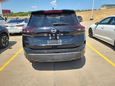 Used 2026 Nissan Rogue SV FWD image 4