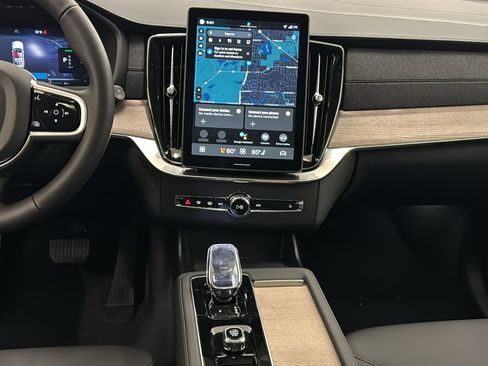 New 2026 Volvo XC90 T8 Plus w/ Protection Package Premier image 11