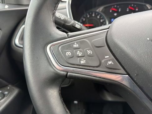 Used 2024 Chevrolet Equinox LT image 36