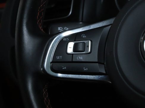 Used 2015 Volkswagen GTI SE image 21