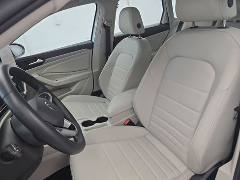 Certified 2023 Volkswagen Jetta SE FWD image 14