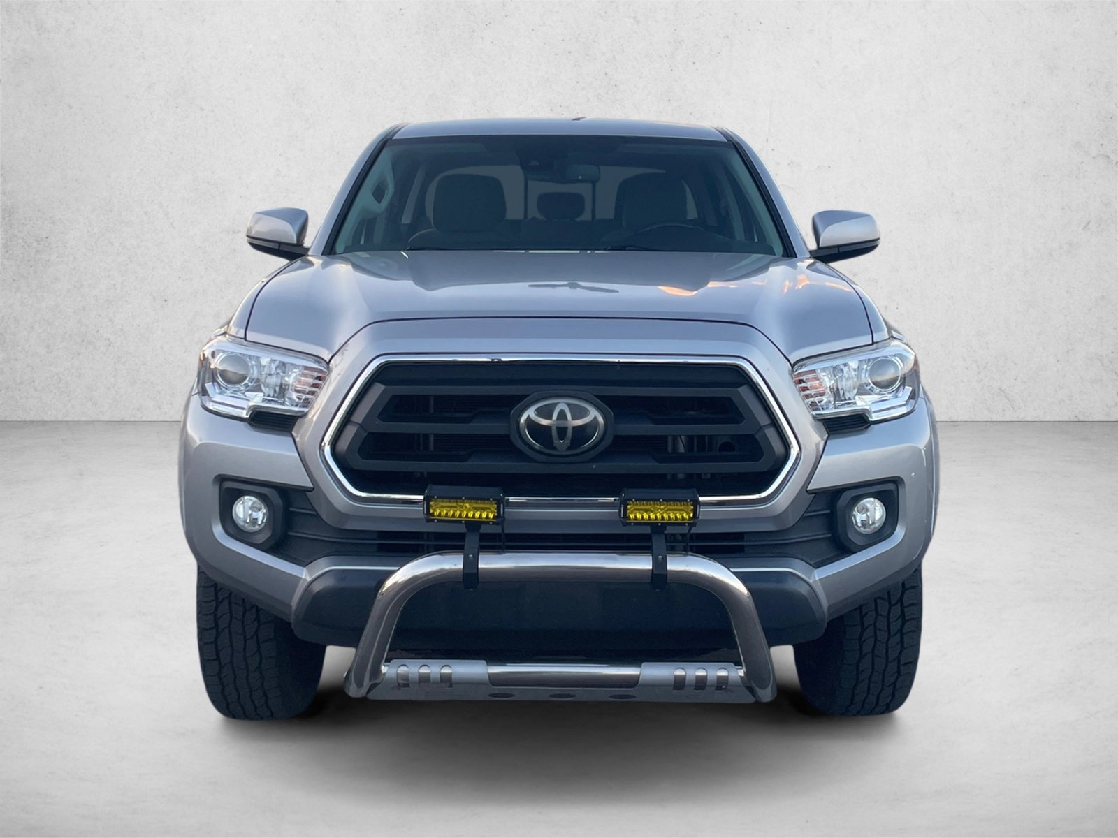 Used 2021 Toyota Tacoma SR5 RWD image 2