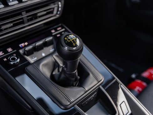 Certified 2022 Porsche 911 GT3 image 40