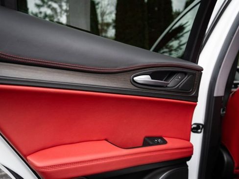 Used 2021 Alfa Romeo Stelvio Ti w/ Premium Package image 30