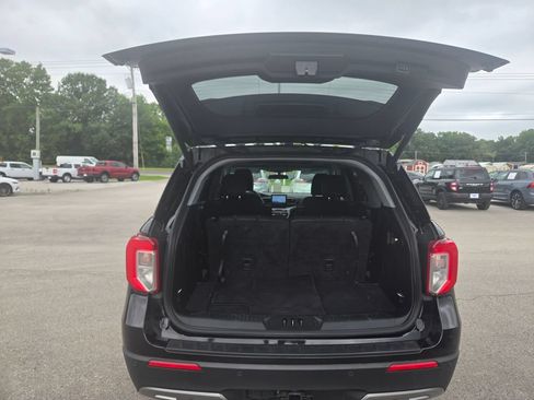 Used 2023 Ford Explorer XLT w/ Equipment Group 202A AWD/4WD image 5
