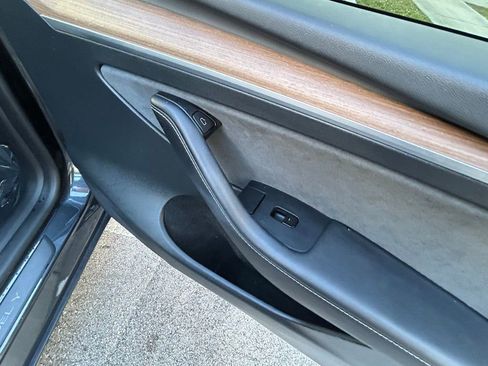 Used 2025 Tesla Model Y Long Range image 29