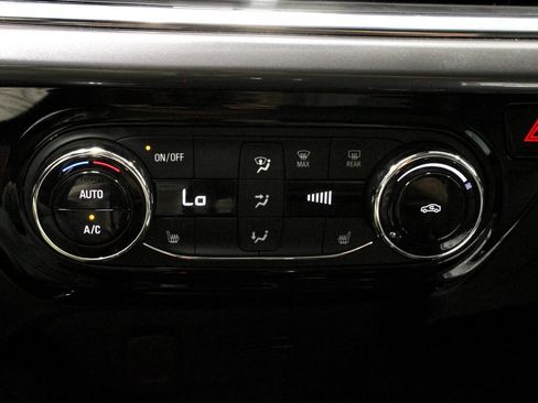 Used 2024 Chevrolet Trax ACTIV w/ Driver Confidence Package FWD image 30