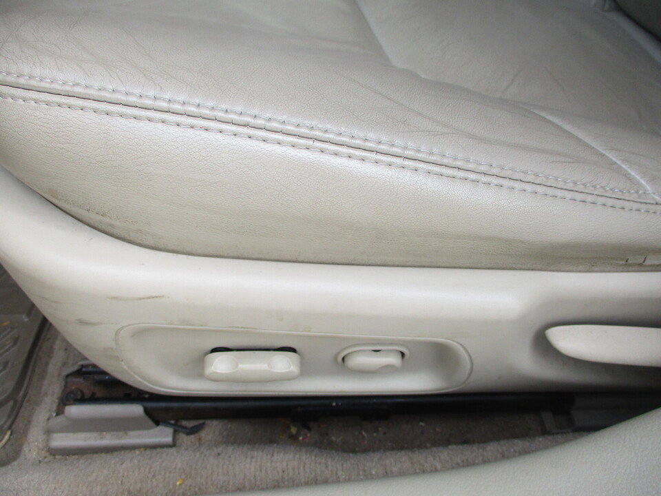 Used 2008 Buick LaCrosse CXL w/ Driver Confidence Package FWD image 24