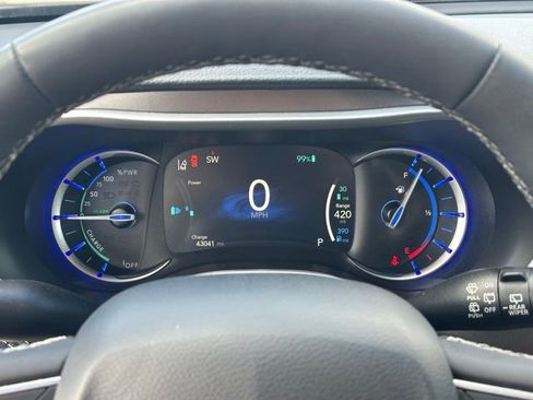 Used 2024 Chrysler Pacifica Limited FWD image 25
