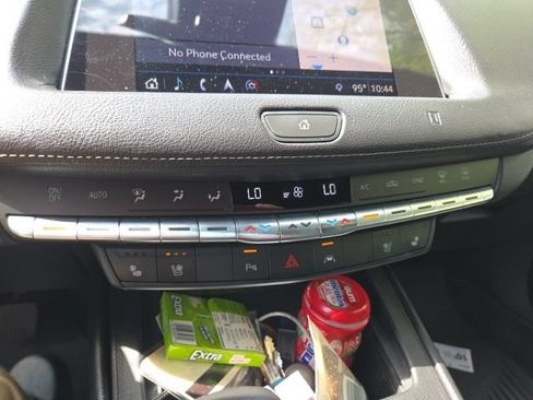 Used 2019 Cadillac XT4 Premium Luxury FWD image 10