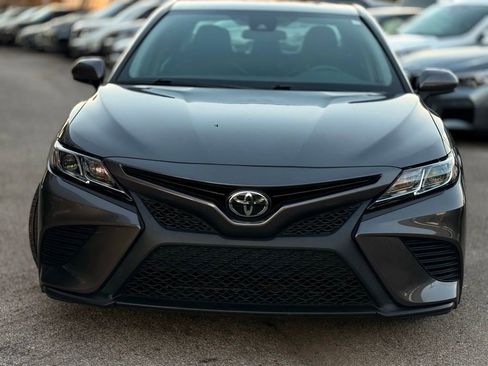 Used 2020 Toyota Camry SE image 4