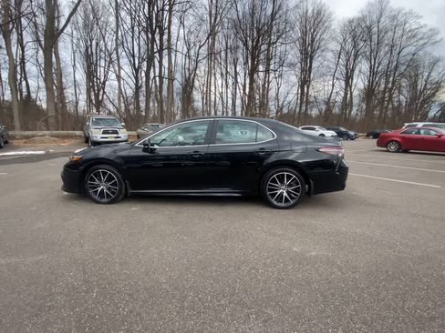 Certified 2023 Toyota Camry SE image 11