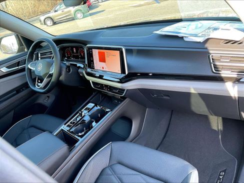 New 2026 Volkswagen Atlas Peak Edition image 9