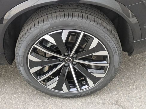 New 2026 Volvo XC90 B5 Plus w/ Protection Package AWD/4WD image 18