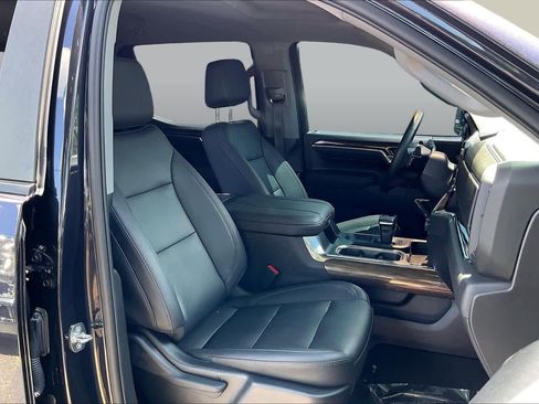 Used 2023 Chevrolet Silverado 1500 LT Trail Boss w/ LT Trail Boss Premium Package AWD/4WD image 8