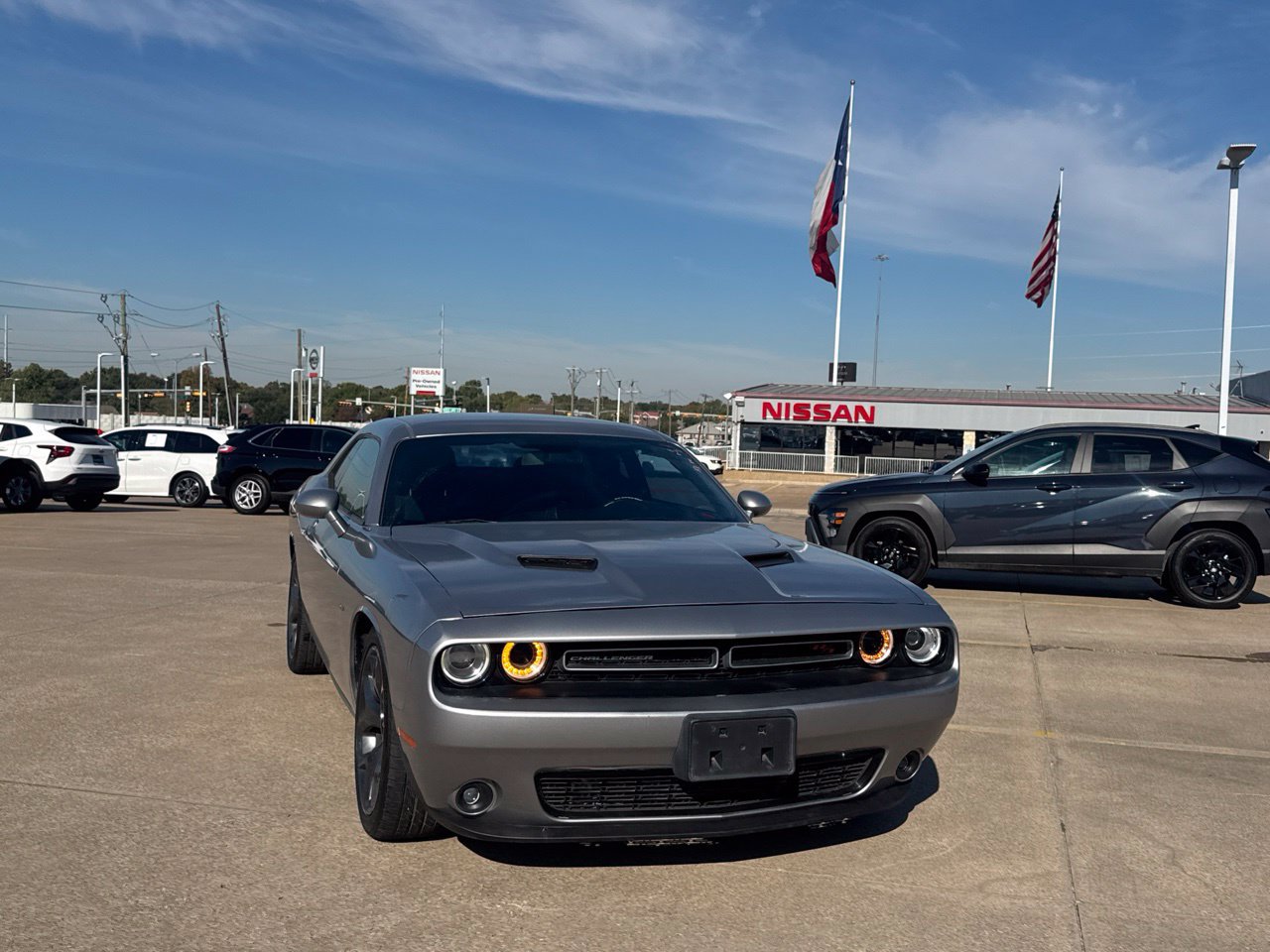 Used 2017 Dodge Challenger R/T w/ Driver Convenience Group RWD image 4