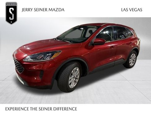 Used 2020 Ford Escape SE image 1