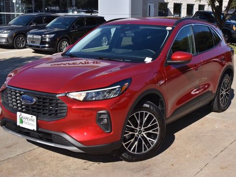 Used 2024 Ford Escape SE image 39