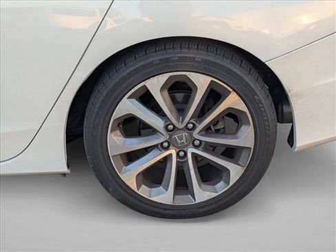 Used 2015 Honda Accord Sport image 18