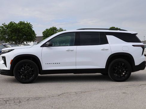 Used 2025 Chevrolet Traverse LT w/ Midnight/Sport Edition AWD/4WD image 8