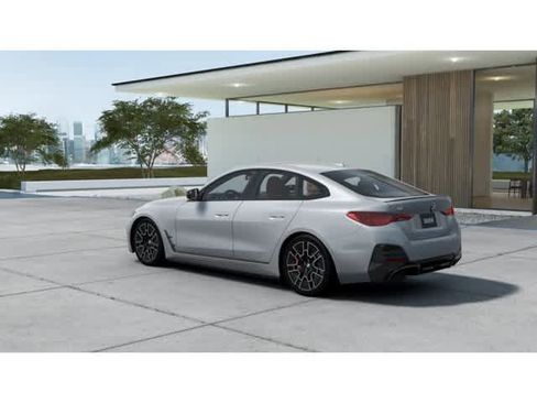New 2026 BMW i4 xDrive40i image 2