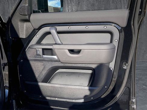 Certified 2025 Land Rover Defender 110 S image 28