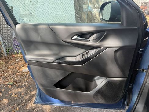 Used 2025 Chevrolet Equinox LT FWD image 18